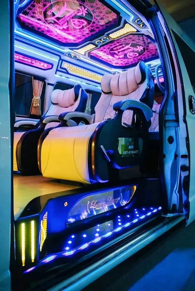 ภายในรถ Toyota Commuter 8